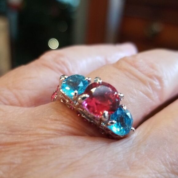 Beautiful Ring With Topaz Stones!!! NWOT!!! - Picture 5 of 5